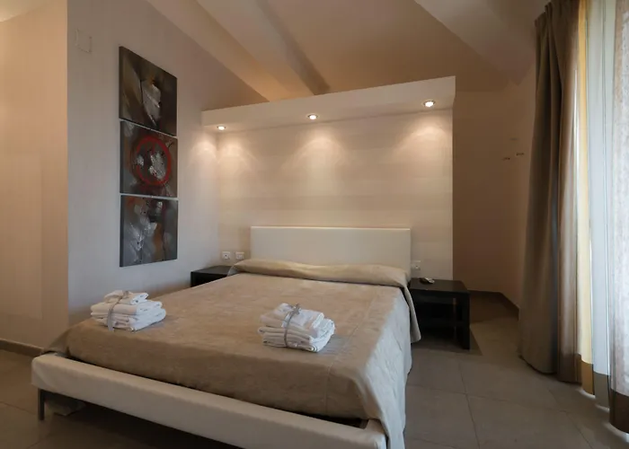 Oda ve Kahvaltı Nacore Massafra